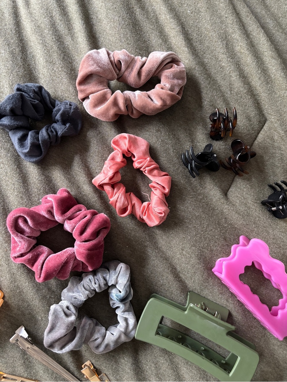 Hair Accessory Bundle - Picture 4 of 6